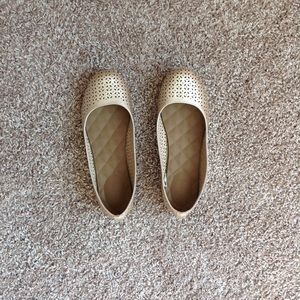 Eyelet flats!